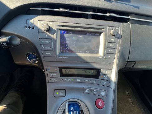 Used 2012 Toyota Prius Three image 11