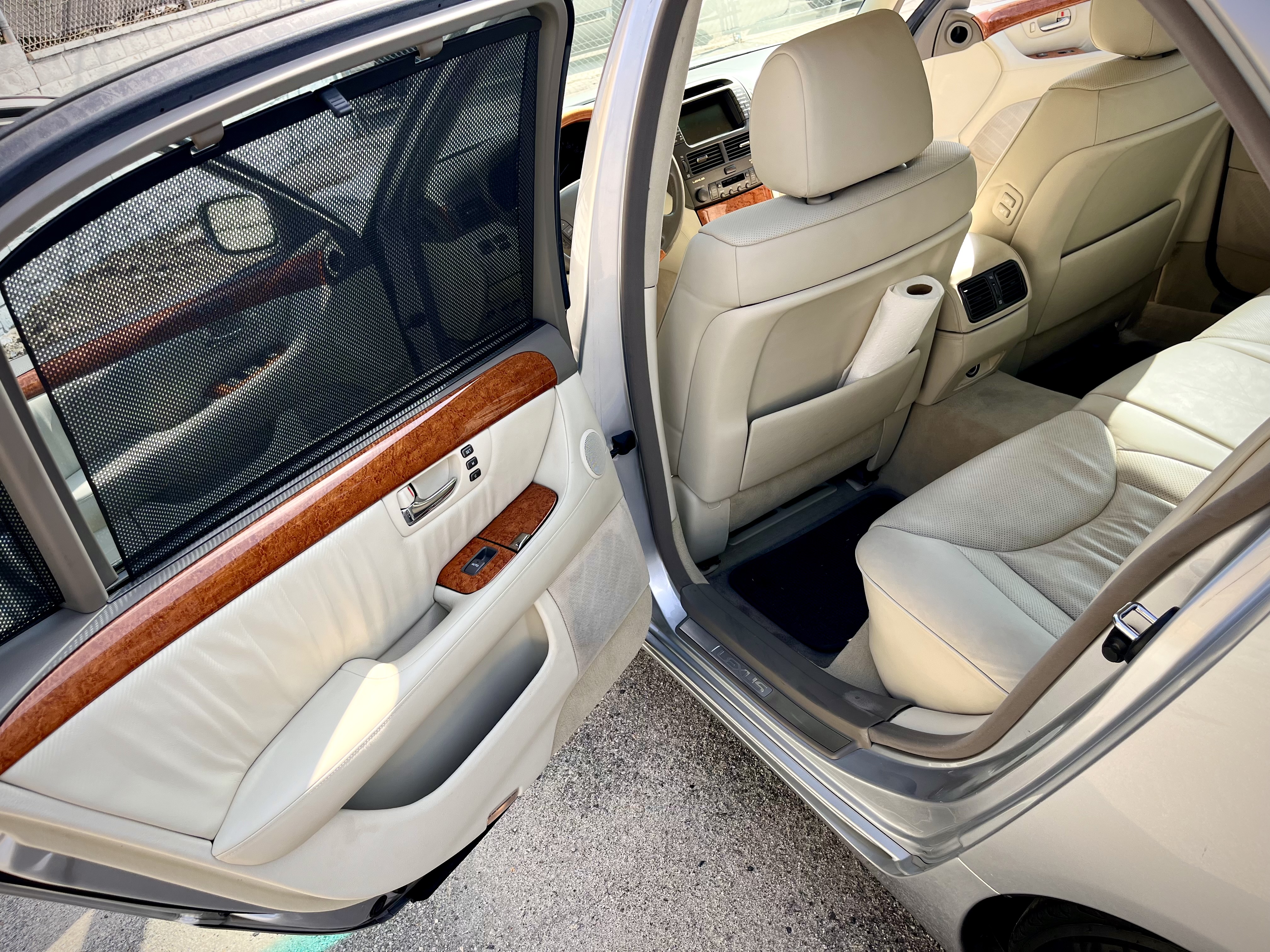 Used 2004 Lexus LS 430 RWD image 17