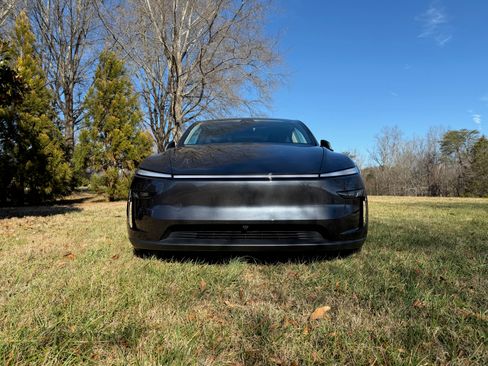 Used 2026 Tesla Model Y Long Range image 4