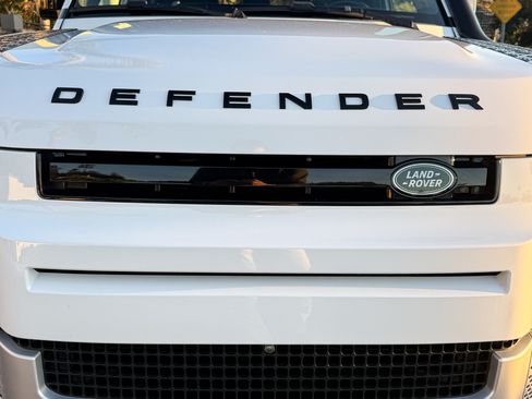 Used 2023 Land Rover Defender 110 S image 6