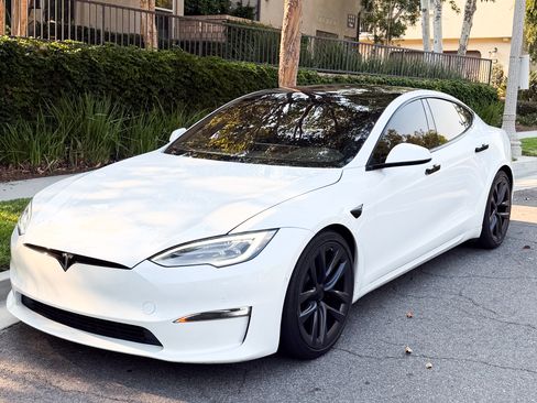 Used 2022 Tesla Model S Standard Range AWD/4WD image 1