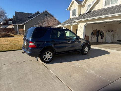 Used 1999 Mercedes-Benz ML 430 4MATIC image 2