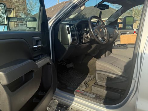 Used 2016 Chevrolet Silverado 2500 LT w/ LT Convenience Package image 6