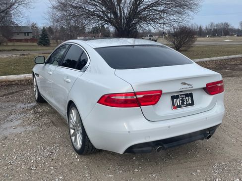 Used 2017 Jaguar XE First Edition image 4