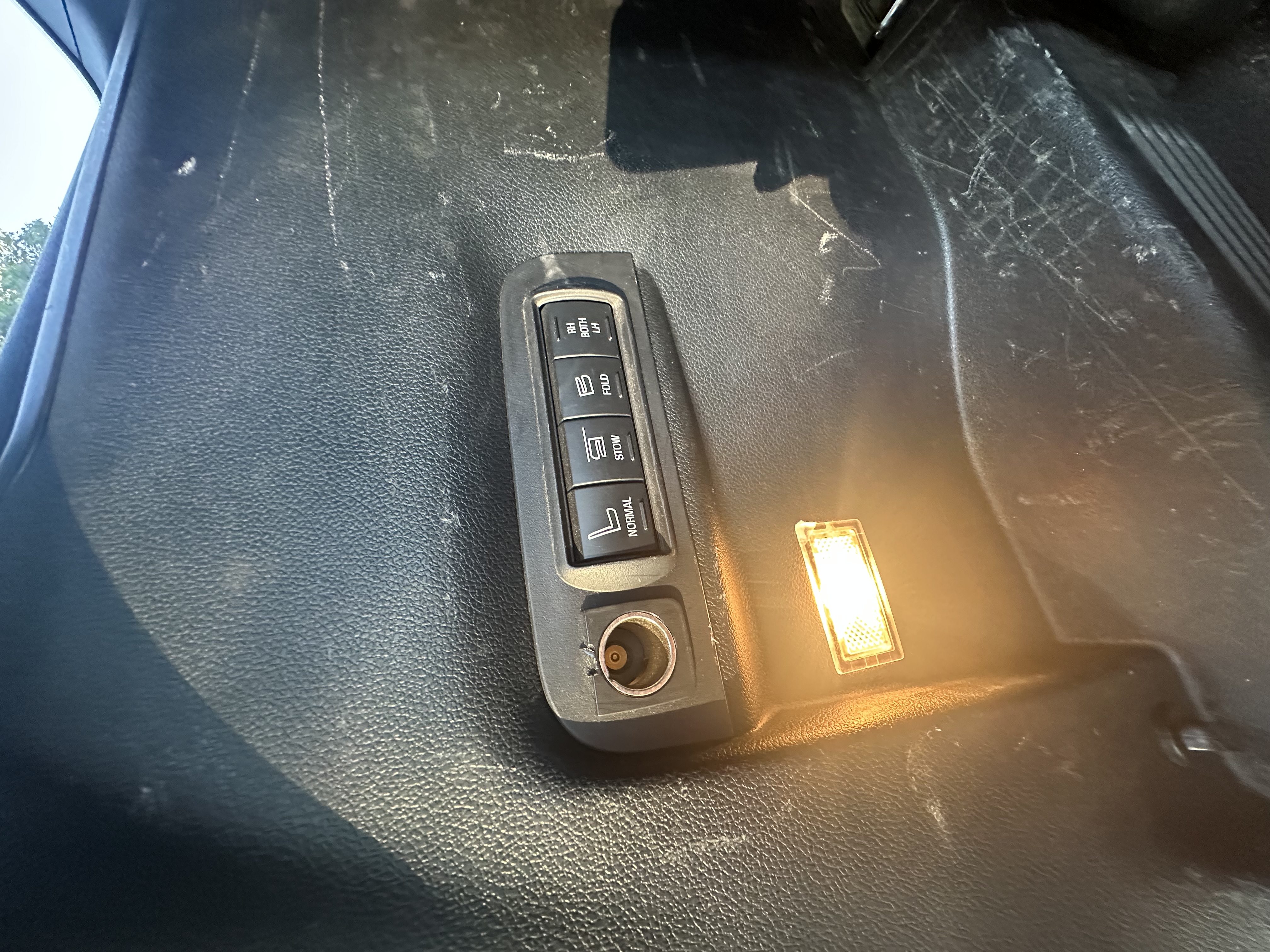 Used 2019 Ford Explorer Sport w/ Equipment Group 401A AWD/4WD image 12