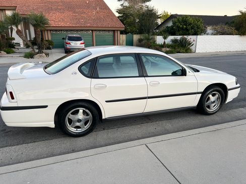 Used 2004 Chevrolet Impala Sedan w/ Sport Appearance Group image 10