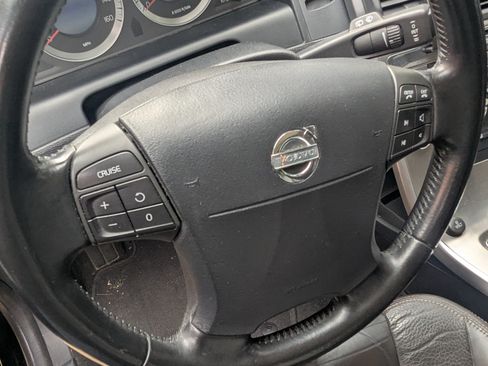 Used 2010 Volvo XC60 T6 R-Design image 15