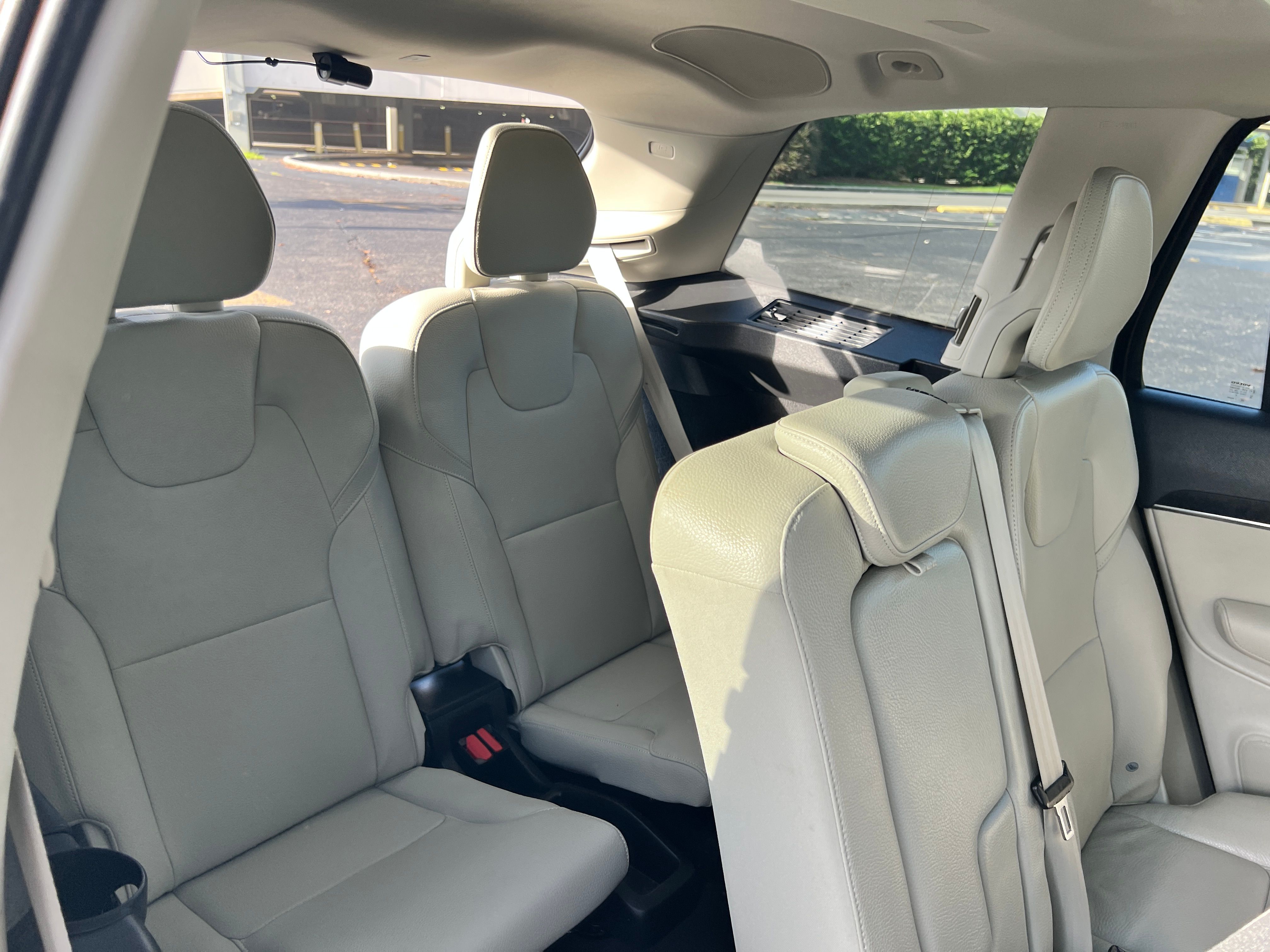 Used 2020 Volvo XC90 T5 Momentum w/ Protection Package Premier FWD image 22