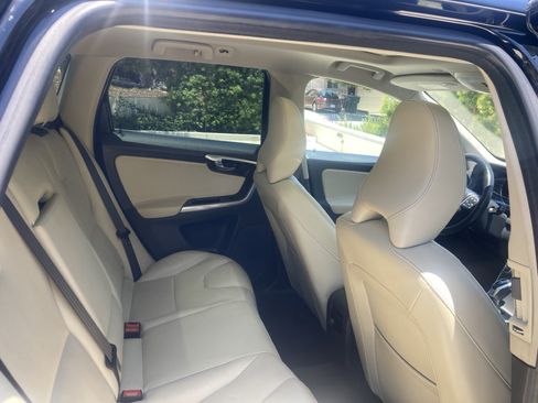 Used 2016 Volvo XC60 T6 Platinum FWD image 13