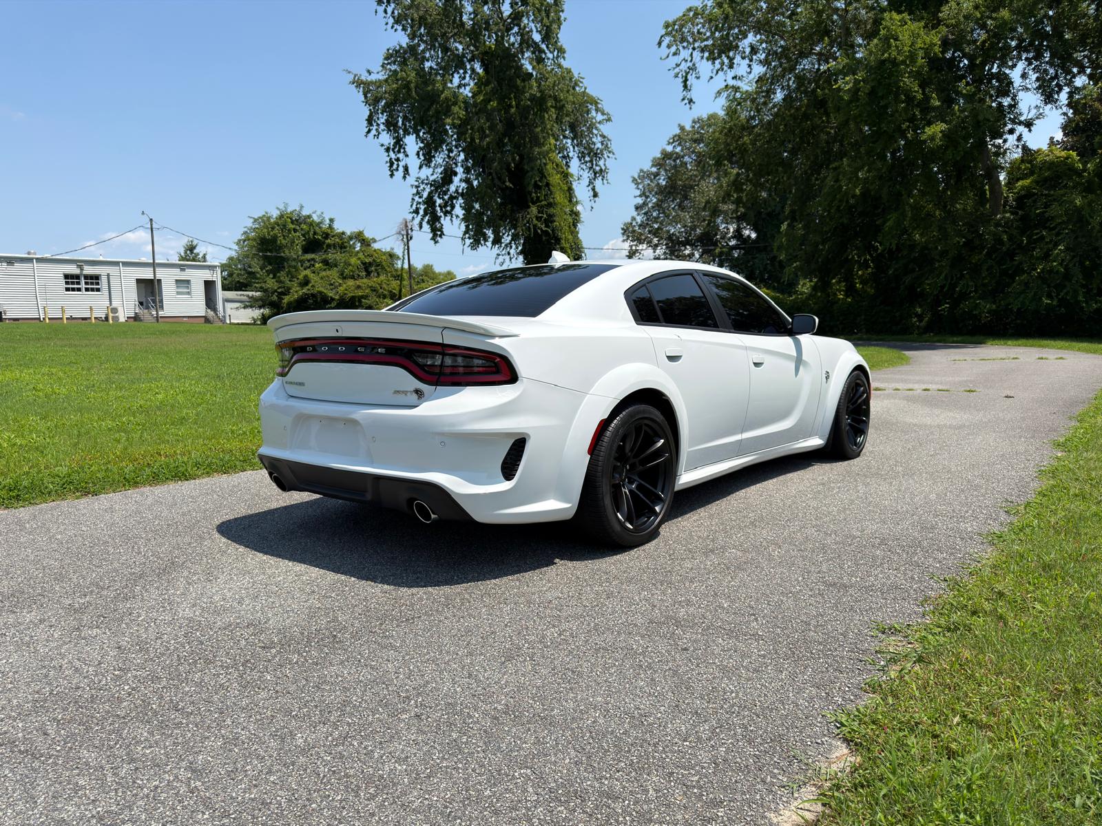 Used 2022 Dodge Charger SRT Hellcat w/ Harman/Kardon Audio Group RWD image 4