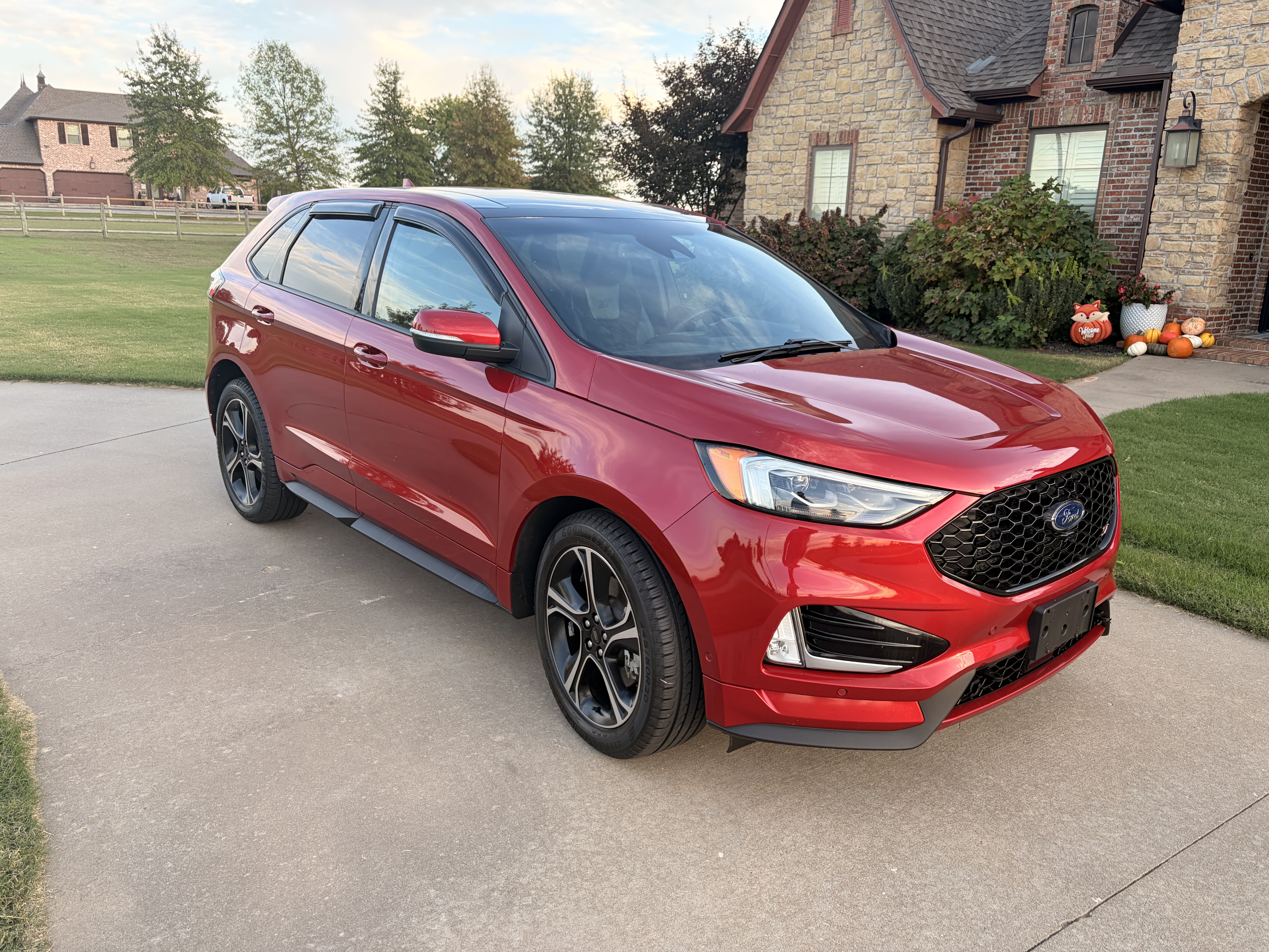 Used 2020 Ford Edge ST w/ Equipment Group 401A AWD/4WD image 2