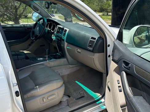 Used 2004 Toyota 4Runner Limited AWD/4WD image 5