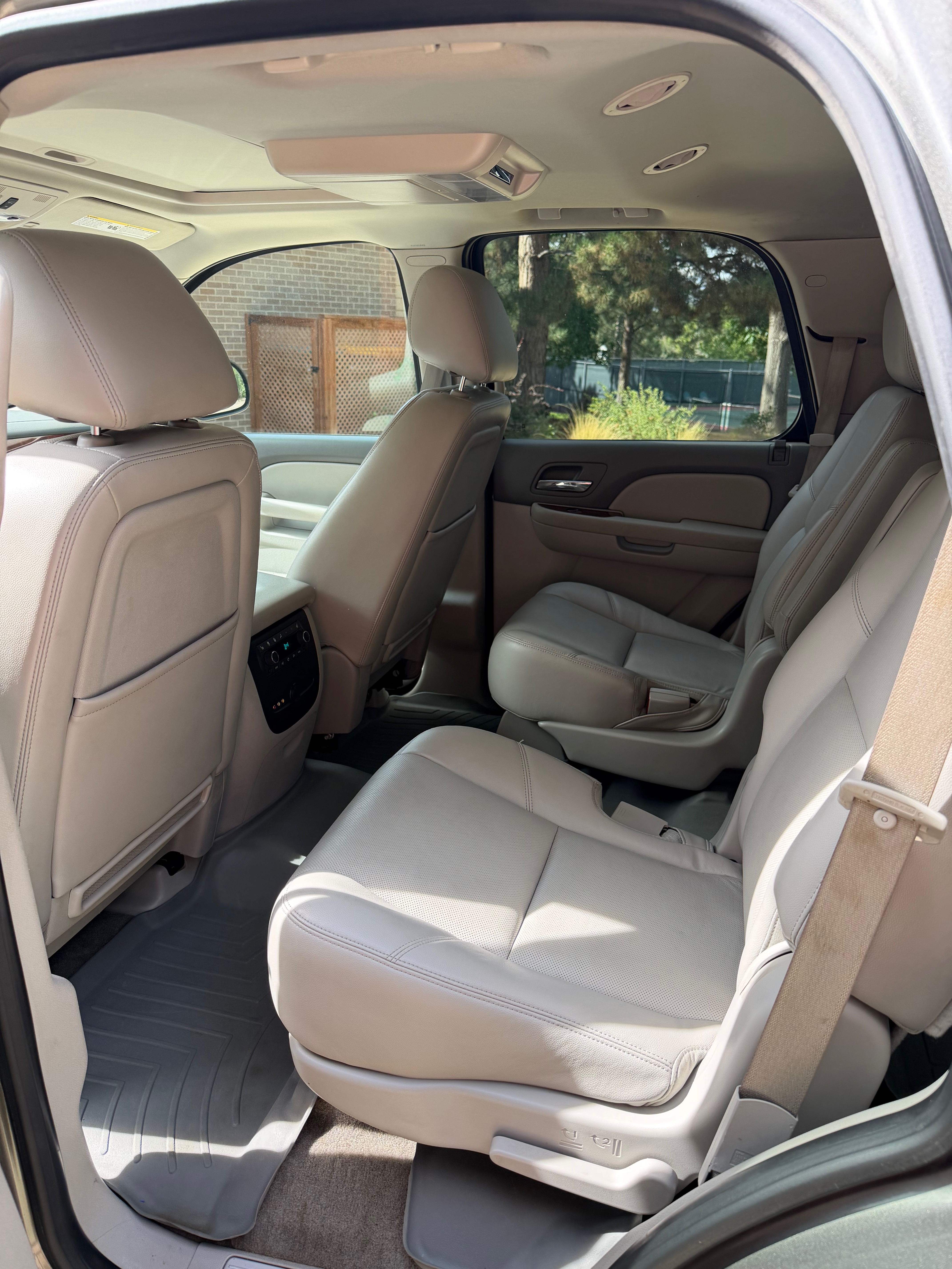 Used 2012 Chevrolet Tahoe LTZ AWD/4WD image 9