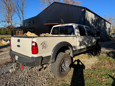 Used 2016 Ford F250 Lariat w/ Lariat Ultimate Package image 17