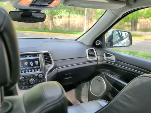 Used 2018 Jeep Grand Cherokee Summit AWD/4WD image 20