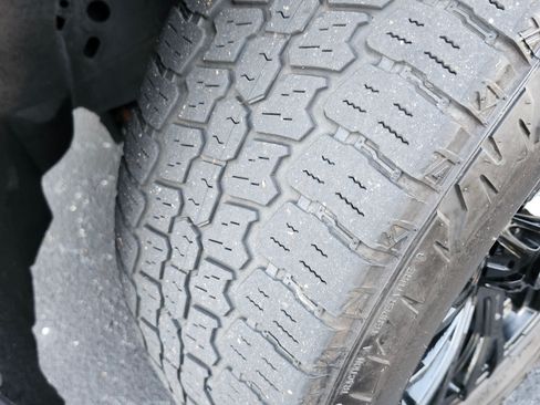 Used 2022 Ford Expedition XLT image 23