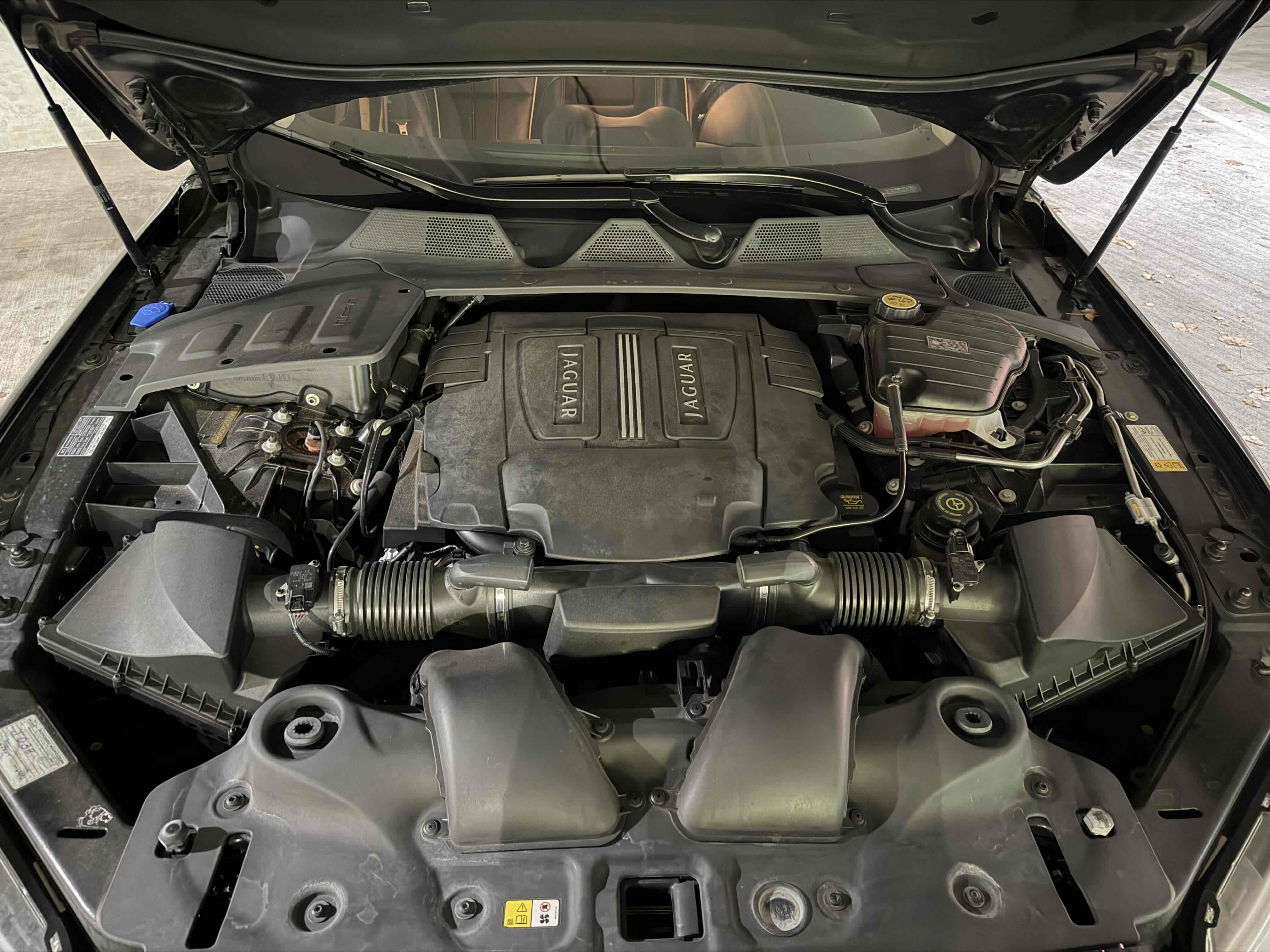 Used 2012 Jaguar XJ L RWD image 17