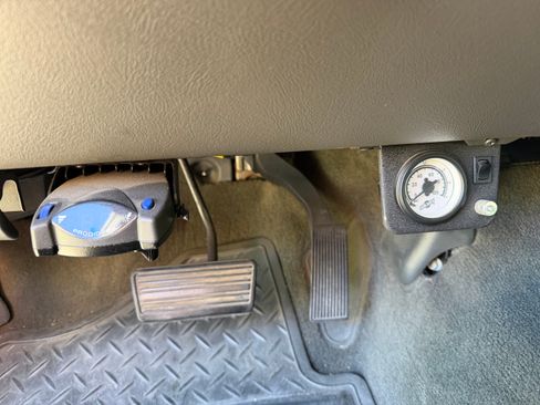 Used 2006 Chevrolet Silverado 2500 LT w/ Onstar Plus Package AWD/4WD image 17
