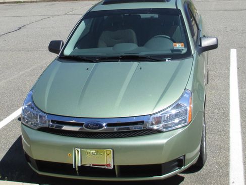 Used 2008 Ford Focus SE image 1
