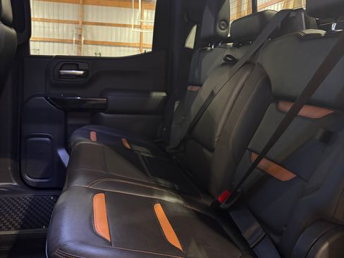 Used 2021 GMC Sierra 1500 AT4 w/ AT4 Premium Package image 11