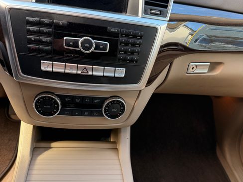 Used 2015 Mercedes-Benz GL 450 4MATIC image 10