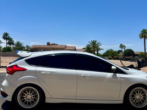 Used 2018 Ford Focus ST w/ Equipment Group 401A image 8