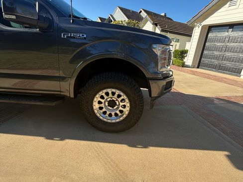 Used 2018 Ford F150 Lariat w/ Equipment Group 502A Luxury image 4