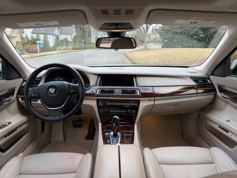 Used 2014 BMW 750Li image 14