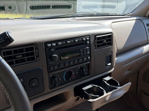 Used 2004 Ford F350 Lariat AWD/4WD image 14