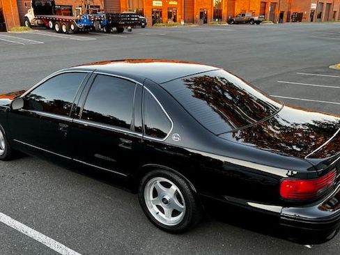 Used 1996 Chevrolet Impala SS image 2