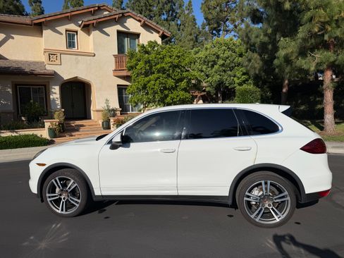 Used 2012 Porsche Cayenne S AWD/4WD image 1