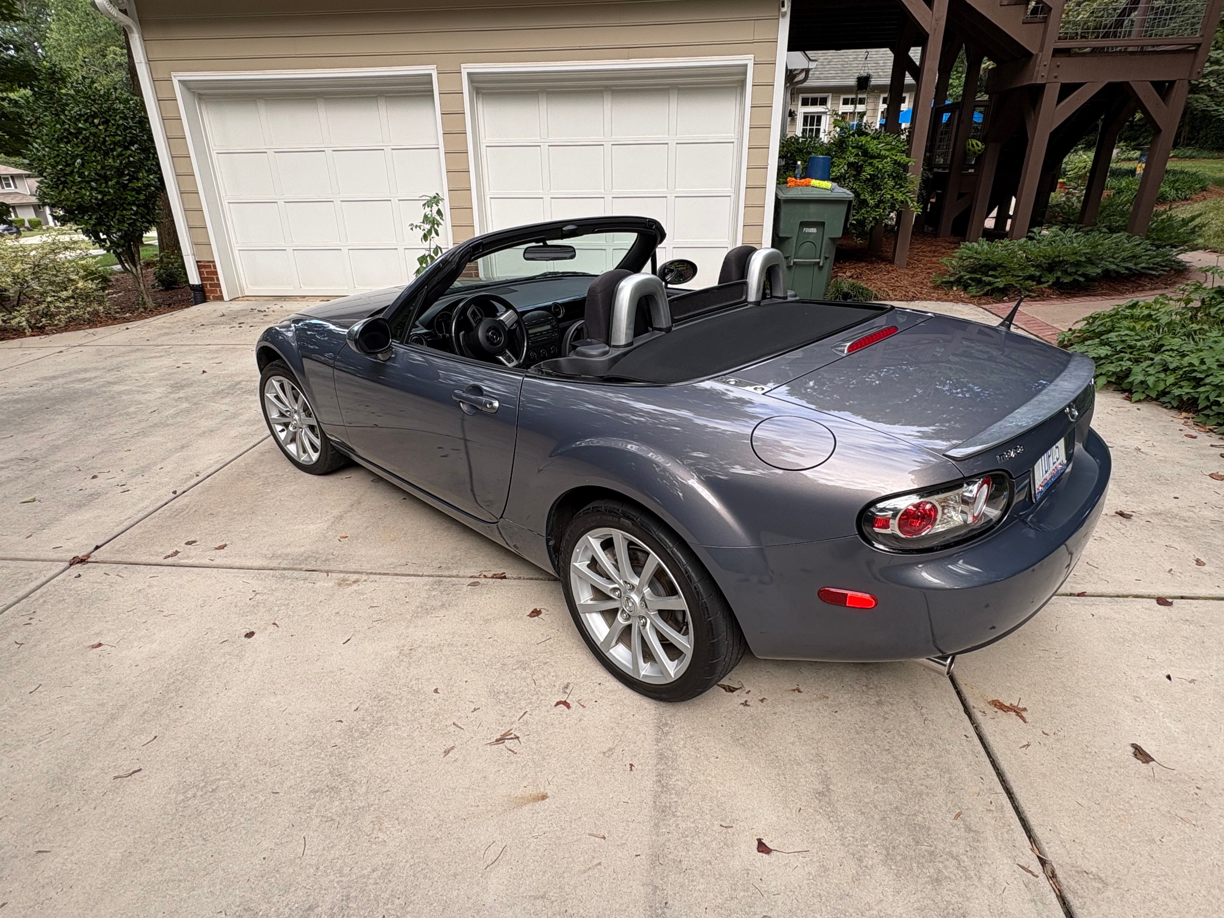 Used 2007 MAZDA MX-5 Miata Touring RWD image 13