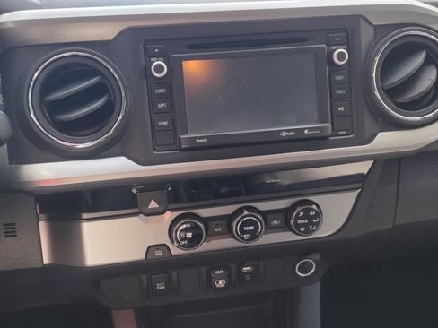 Used 2018 Toyota Tacoma SR5 image 17