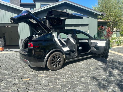 Used 2023 Tesla Model X image 16