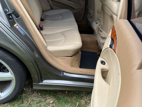 Used 2009 Mercedes-Benz E 350 E 350 Sedan 4D image 15