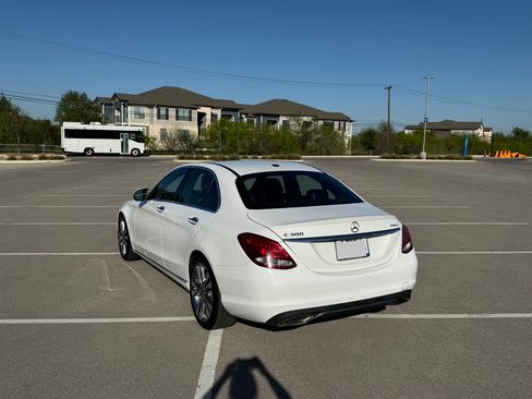 Used 2018 Mercedes-Benz C 300 Sedan image 9