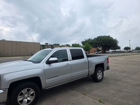 Used 2017 Chevrolet Silverado 1500 LT w/ All Star Edition RWD image 17