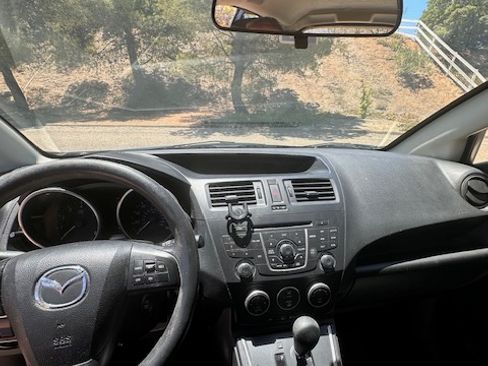 Used 2014 MAZDA MAZDA5 Sport FWD image 14