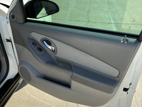 Used 2005 Chevrolet Malibu LS w/ Preferred Equipment Group FWD image 13