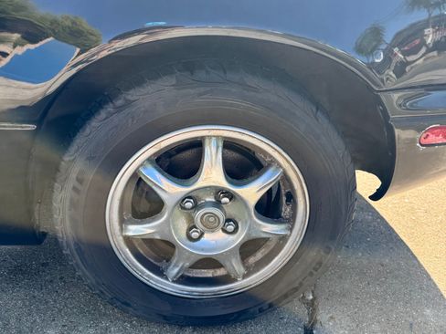 Used 1996 MAZDA MX-5 Miata RWD image 6