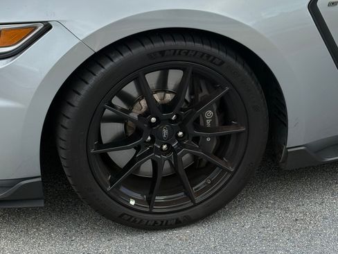 Used 2020 Ford Mustang Shelby GT350 w/ Technology Package image 10