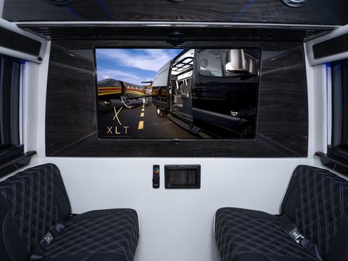 Used 2023 Mercedes-Benz Sprinter 3500 image 6