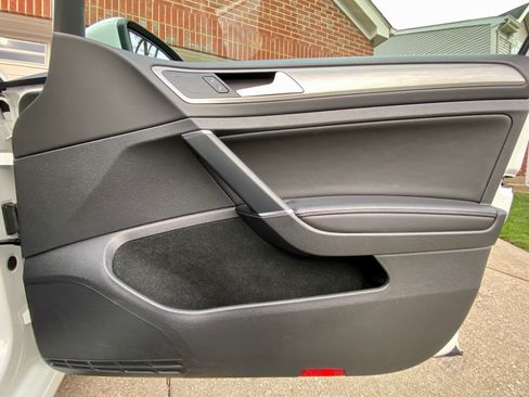 Used 2017 Volkswagen Golf SE image 23