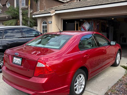 Used 2011 Ford Fusion S FWD image 4