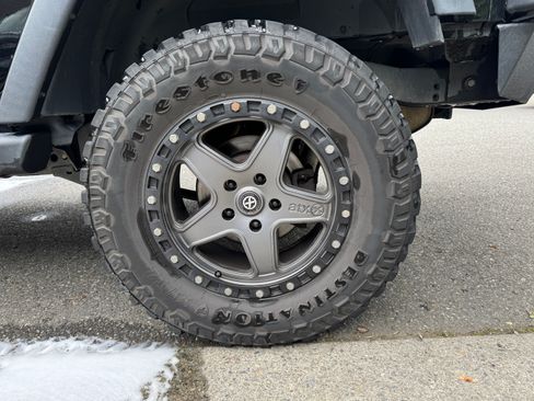 Used 2015 Jeep Wrangler Unlimited Sport w/ Max Tow Package AWD/4WD image 16