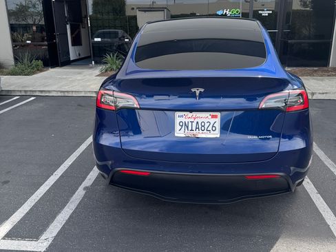 Used 2021 Tesla Model Y Long Range image 6