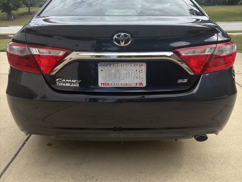 Used 2017 Toyota Camry SE FWD image 5