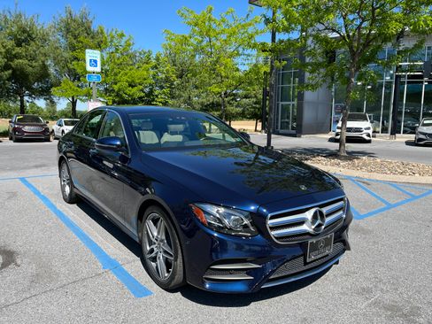 Used 2018 Mercedes-Benz E 300 4MATIC image 9
