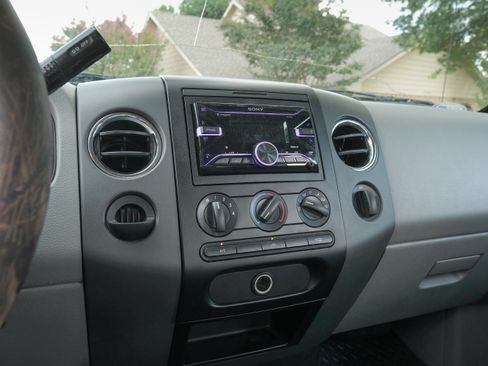 Used 2007 Ford F150 XLT image 18