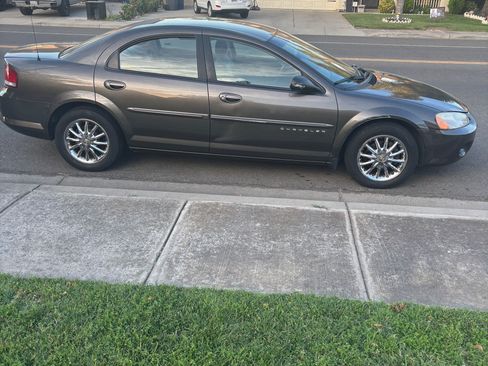 Used 2001 Chrysler Sebring LXi FWD image 1